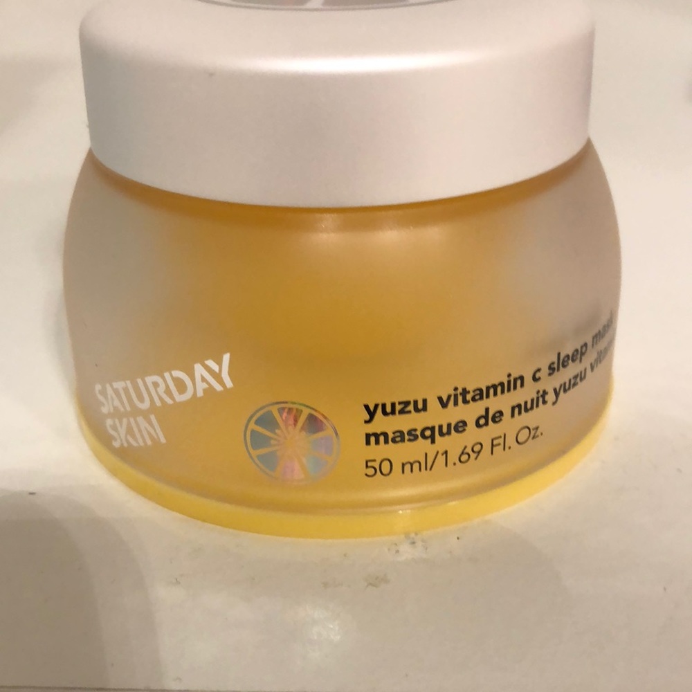 Saturday skin yuzu vitamin c sleep mask